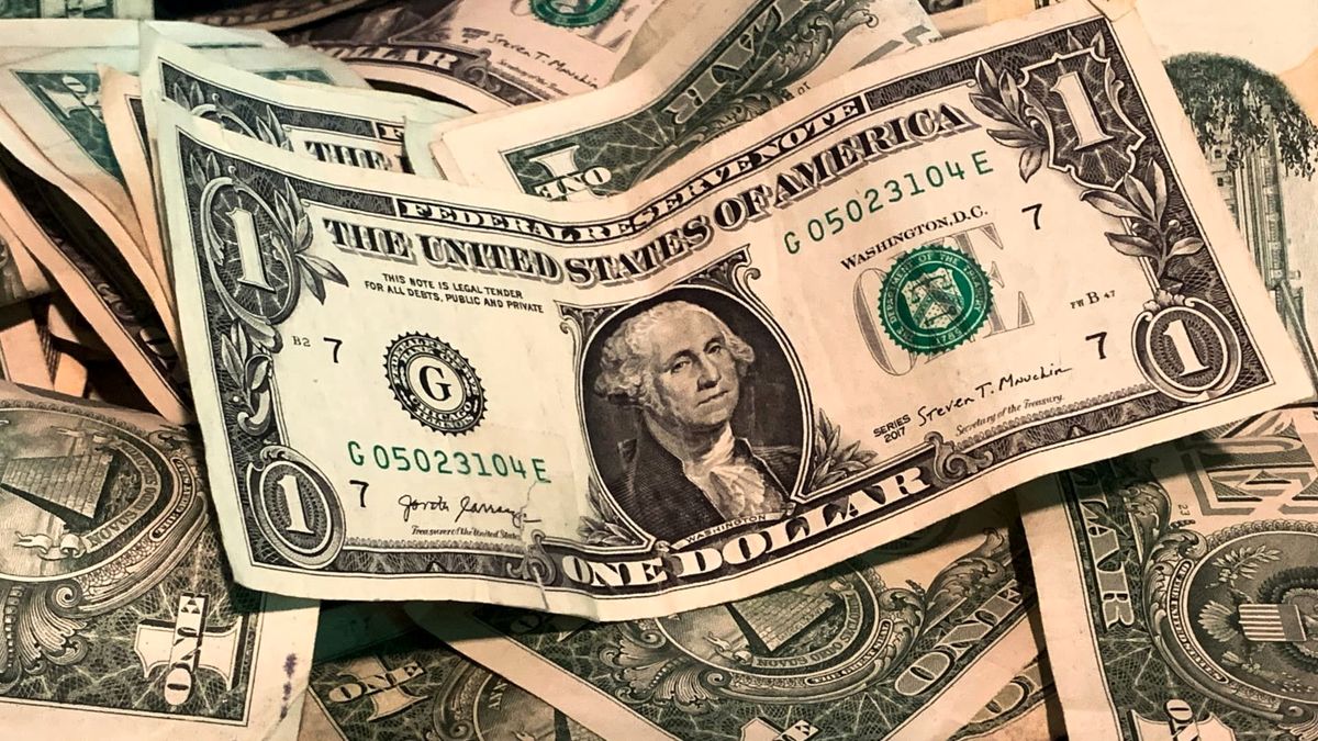 قیمت دلار آزاد امروز پنجشنبه ۳ مهرماه ۱۴۰۴ | قیمت‌های عجیب دلار و یورو
