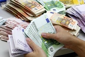 قیمت دلار آزاد اول صبح شنبه ۵ مهر ۱۴۰۴ | واکنش قیمت دلار به فعال سازی اسنپ بک
