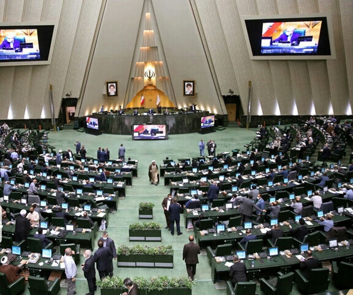 مجلس دوهفته تعطیل می شود