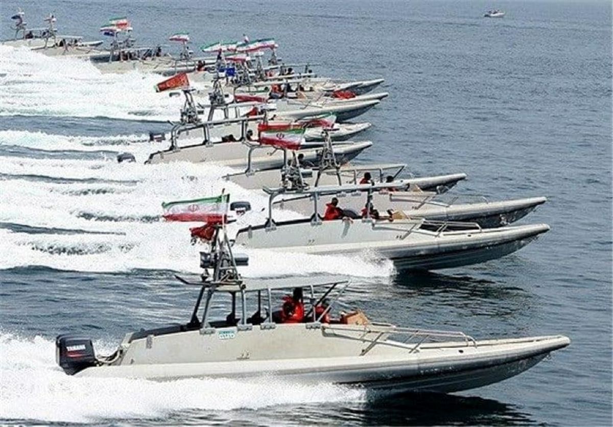 برخورد قاطع نیروی دریایی سپاه پاسداران با ناو آمریکایی 